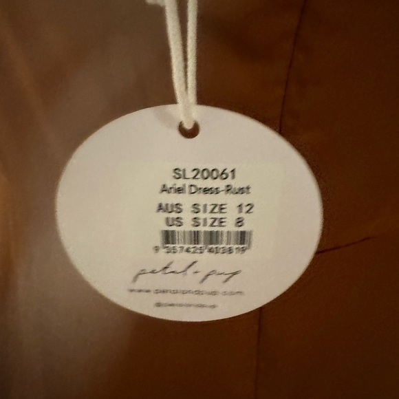 Petal & Pup / Ariel Dress - Rust
Satin Sheen Feel Lace Midi Dress - Picture 7 of 16